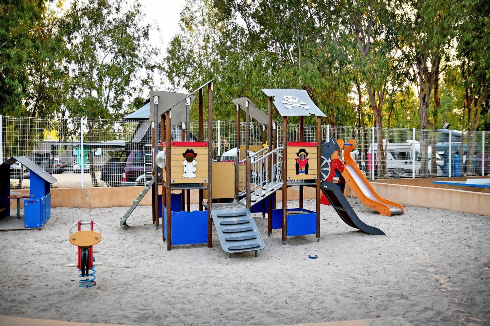 Camping Les Castors كالفي المظهر الخارجي الصورة