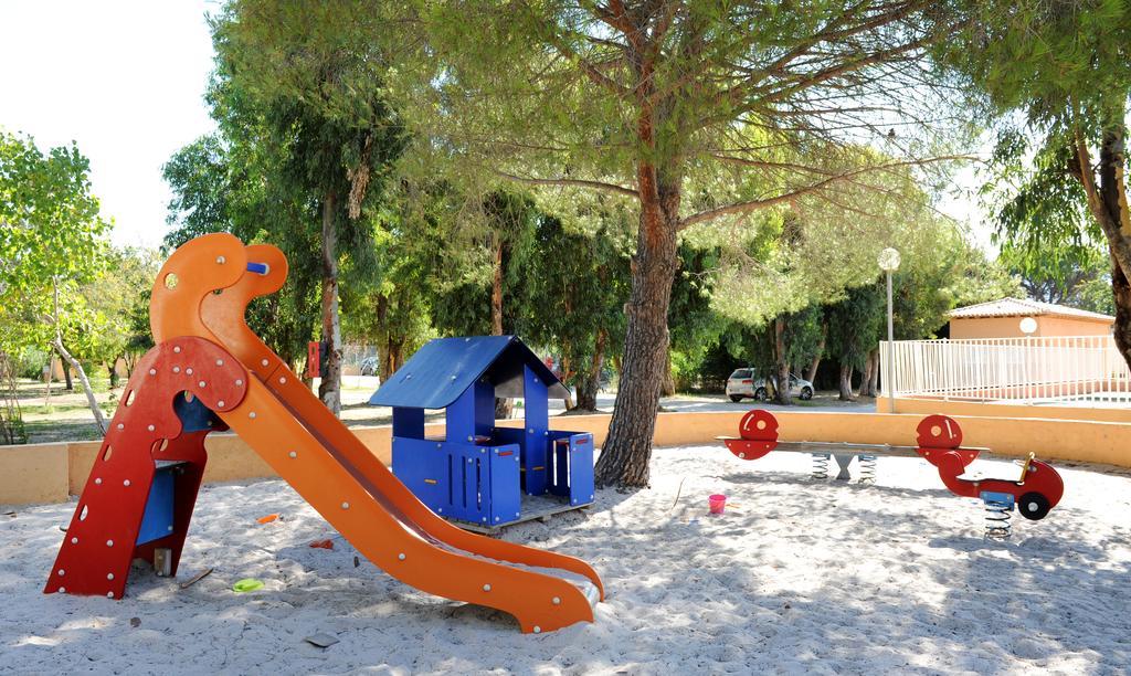 Camping Les Castors كالفي المظهر الخارجي الصورة